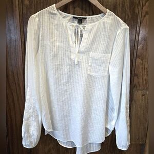 Simply Vera Wang Ivory Long Sleeve Tie Front Blouse with Floral Accents. XSMALL